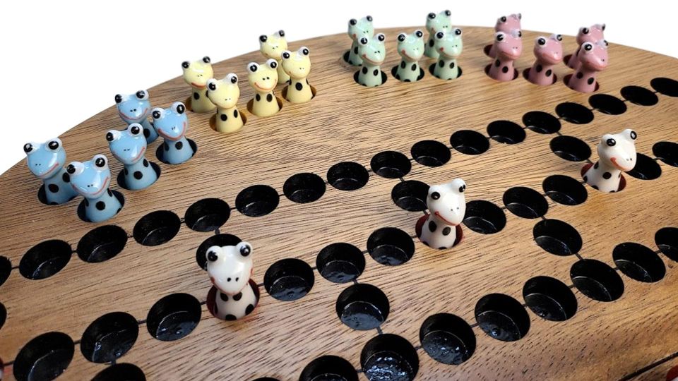 Barricade (Malefiz) - Large Round with ceramic Frogs